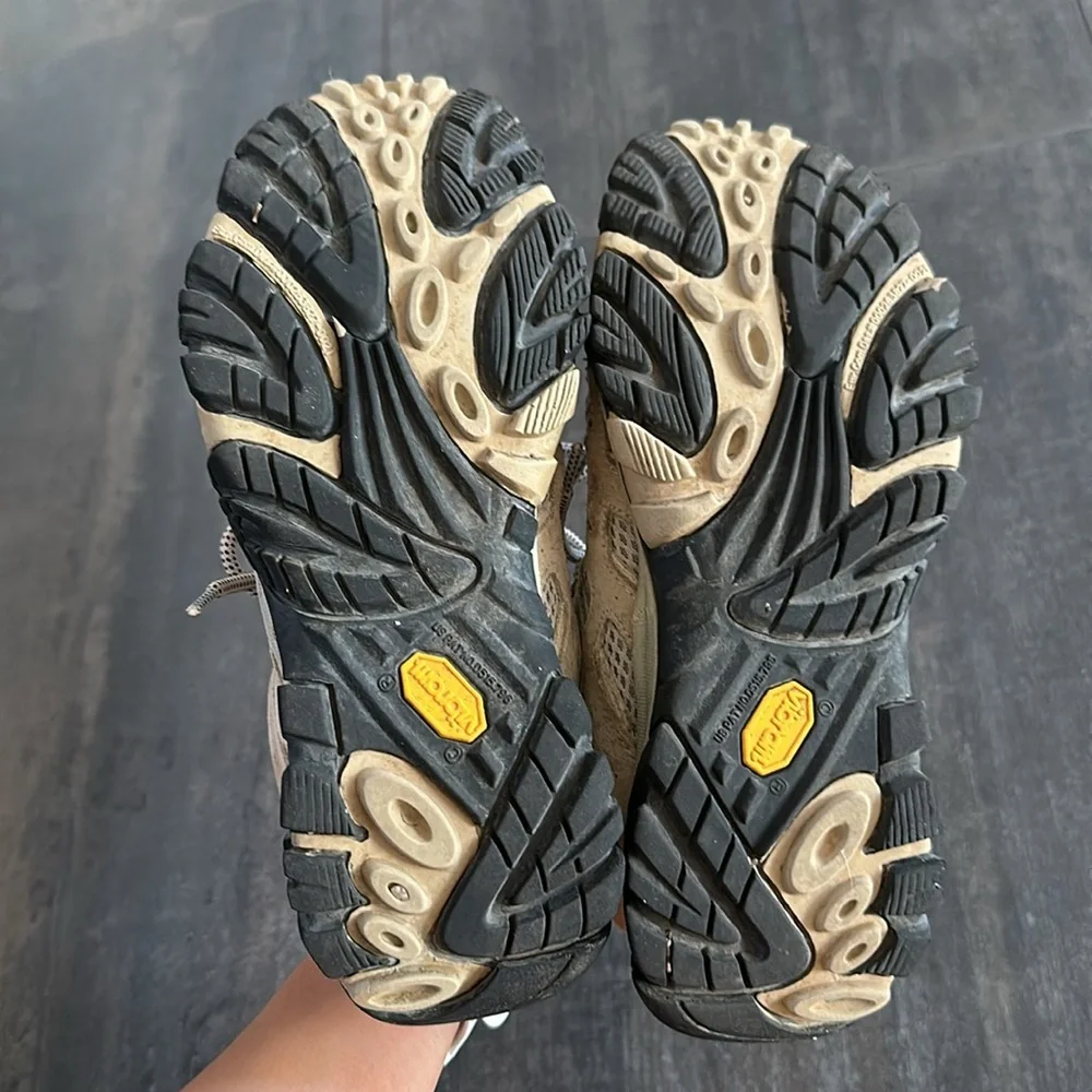 Merrell Women’s Moab Ventilator Hiking shoes - Picture 8 of 10
